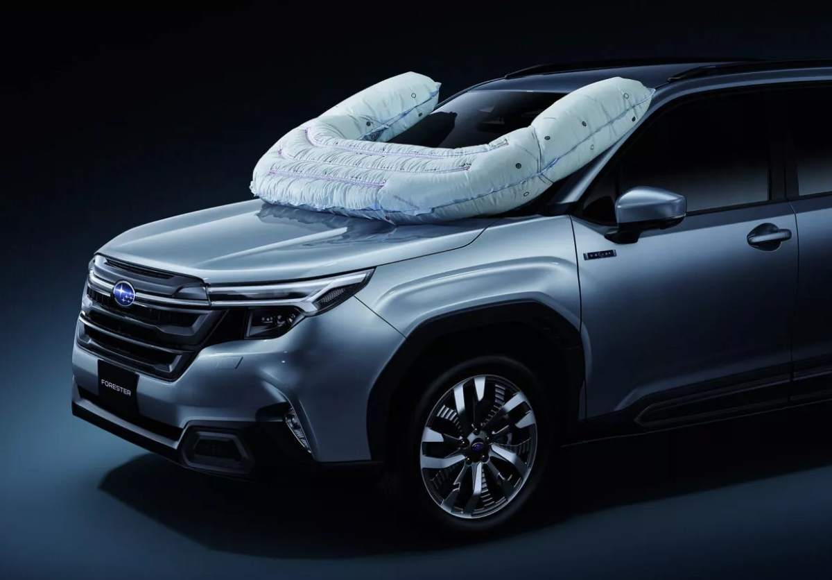 External airbag by Subaru
