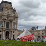 Louvre museum closed
