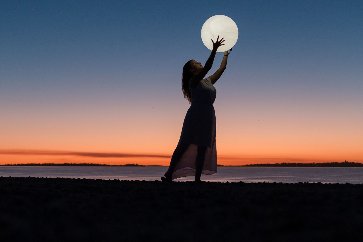 Does the Moon really influence the menstrual cycle? New study suggests it's possible, but there's a catch
